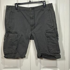 Levis Mens 36 Cargo Shorts Gray 10 Inseam Utility Pockets Outdoor Casual Summer